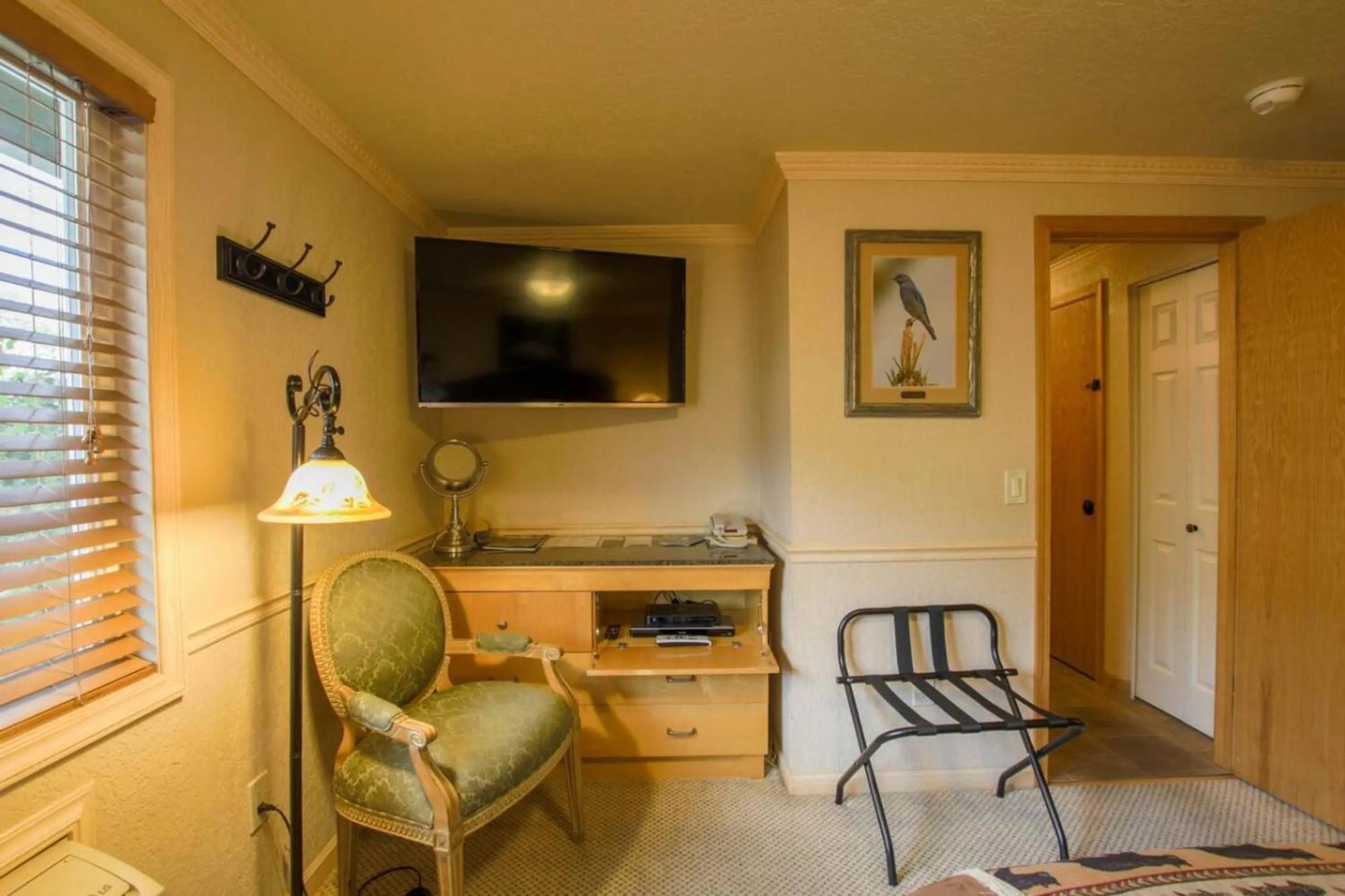Yellowstone Gateway Inn Gardiner Exterior photo